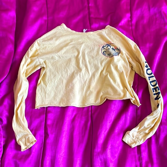 Forever 21 Tops - Forever 21 Crop Top 💛